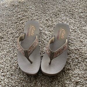 Skechers yoga foam sandals